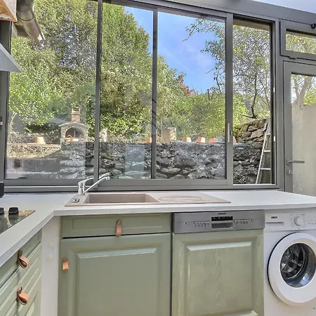 4000 Cepes アパート